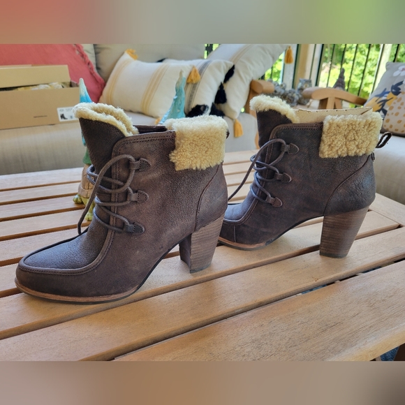 UGG Women's Brown Shearling Boots - Picture 5 of 12